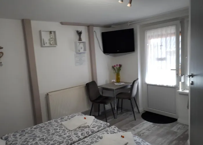 Mini Vendeghaz בודארוס