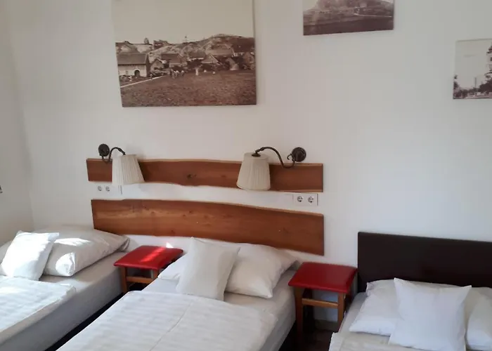 Mini Vendeghaz בודארוס